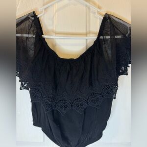 Women’s Black lace crop top, size medium